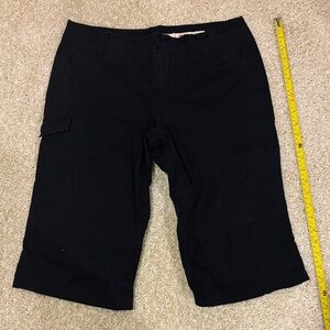 DKNY High Waisted Cargo / Bermuda Shorts, size 6